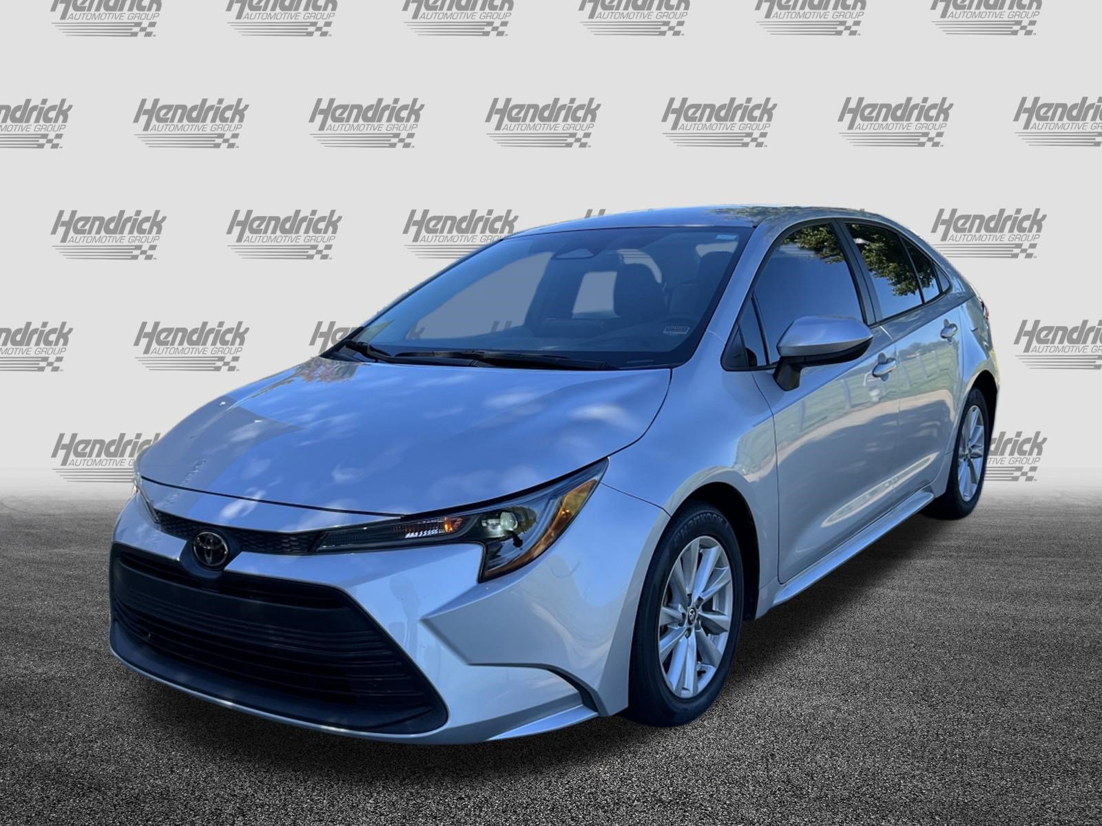 Used 2023 Toyota Corolla LE w/ LE Convenience Package FWD image 6