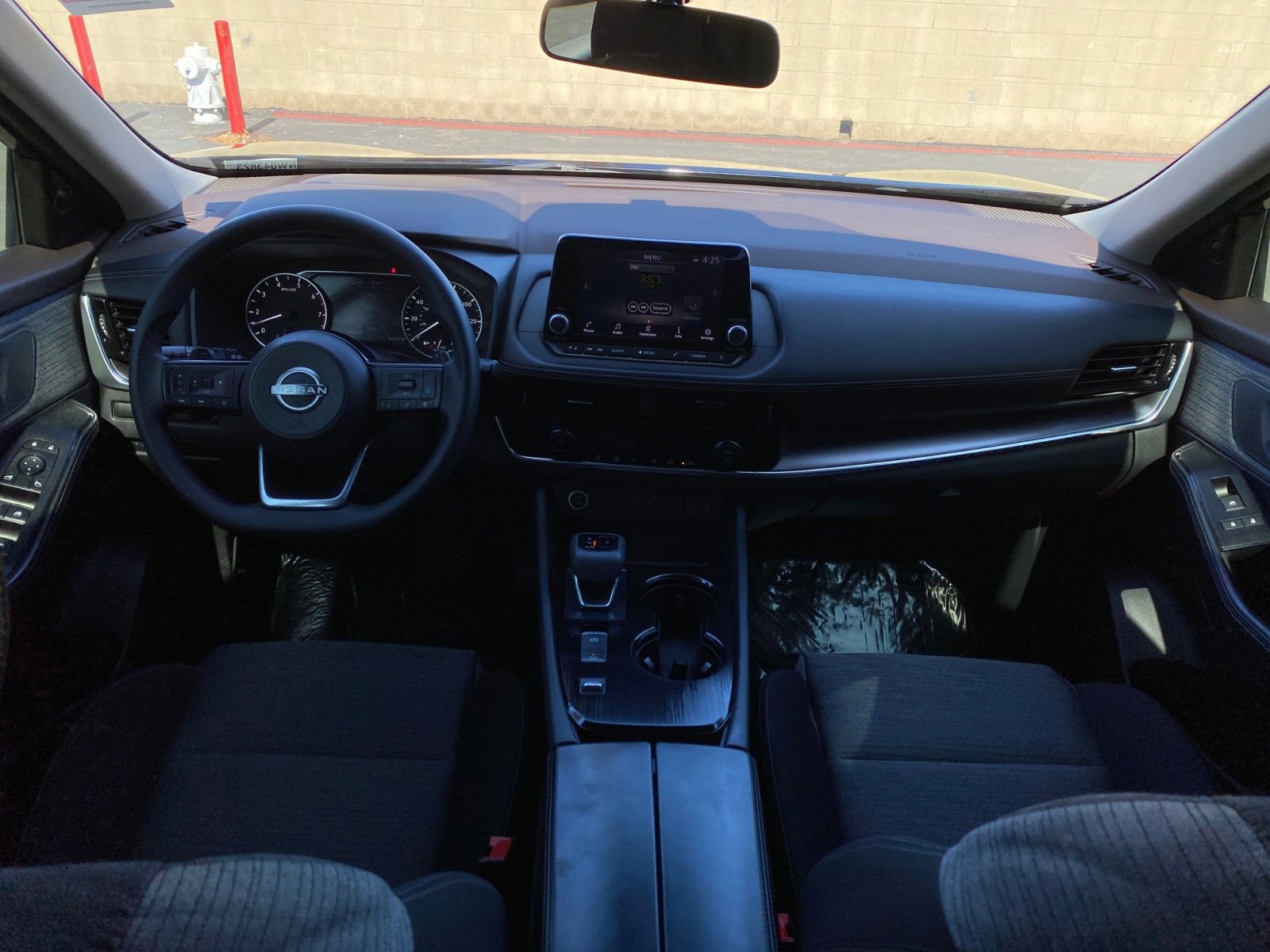 Used 2022 Nissan Rogue SV image 18