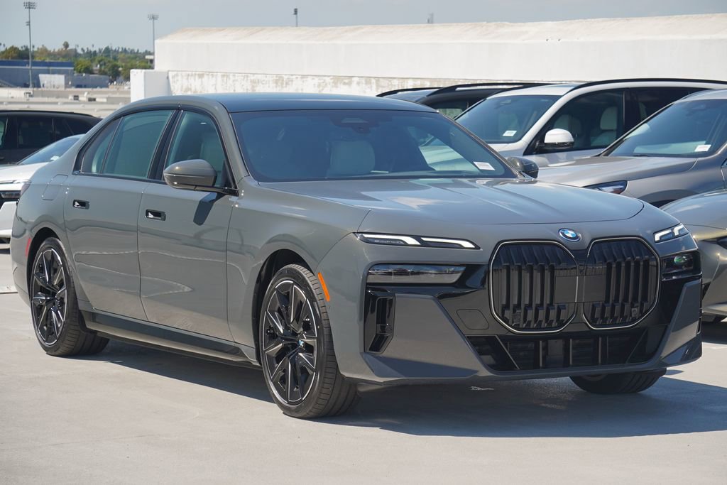 New 2026 BMW i7 eDrive50 w/ M Sport Package image 3