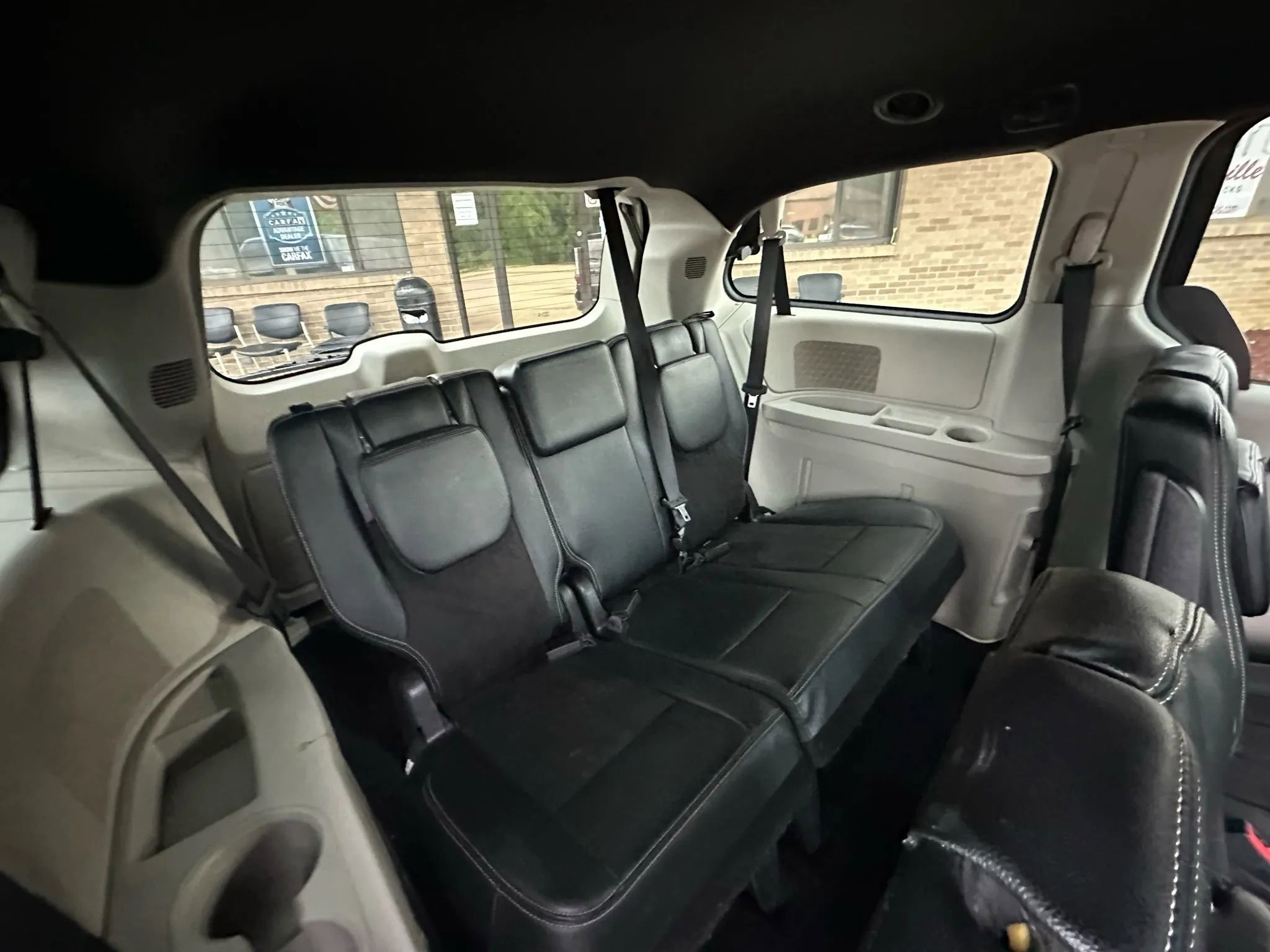 Used 2020 Dodge Grand Caravan SXT image 25