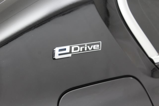 Used 2018 BMW 530e xDrive AWD/4WD image 15