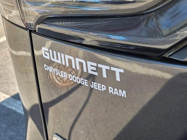 Used 2022 Toyota RAV4 SE image 33