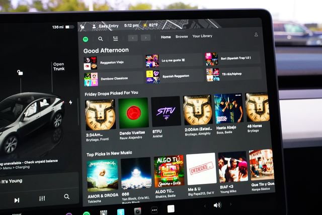 Used 2023 Tesla Model Y Long Range AWD/4WD image 27