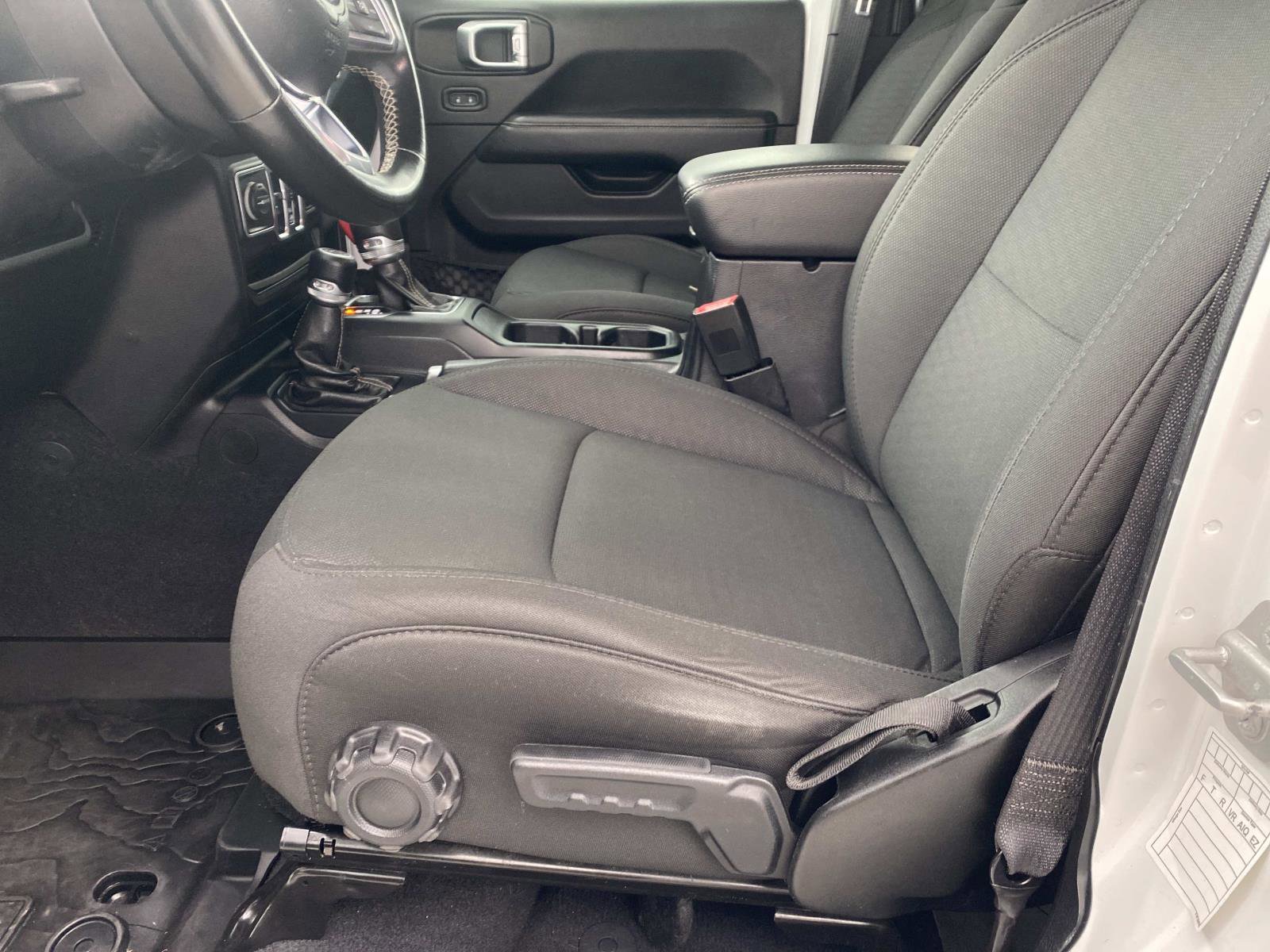 Used 2020 Jeep Wrangler Unlimited Sahara image 17