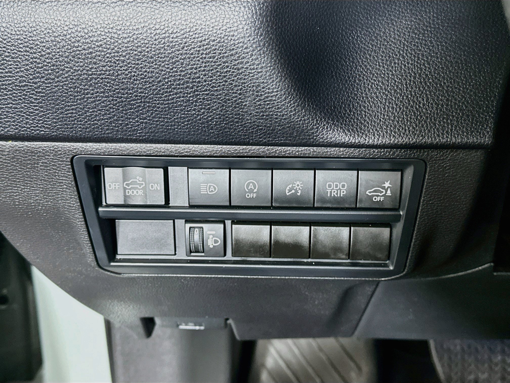 Used 2024 Toyota Tundra SR5 w/ SR5 Convenience Package RWD image 17