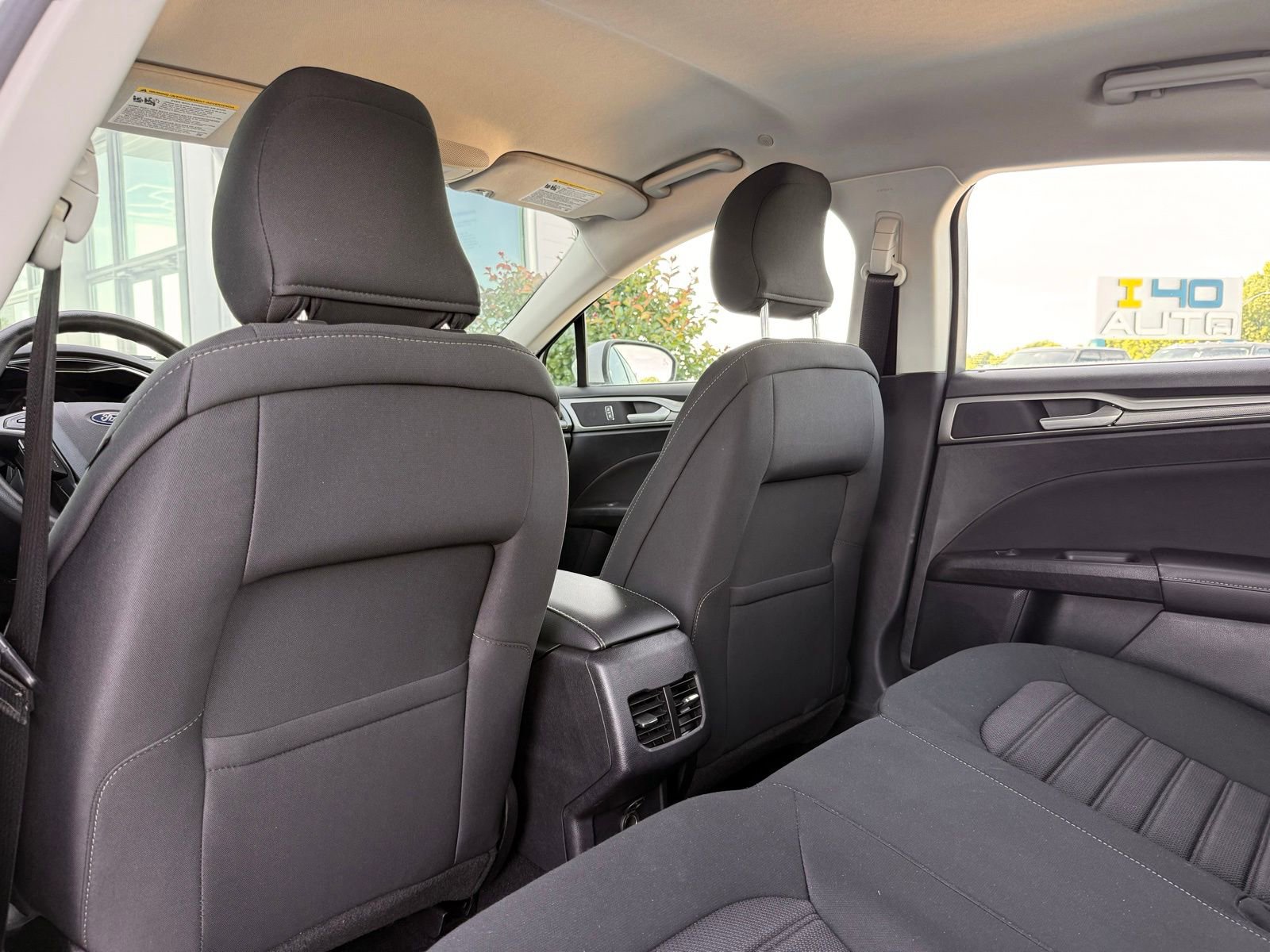 Used 2019 Ford Fusion SE FWD image 18