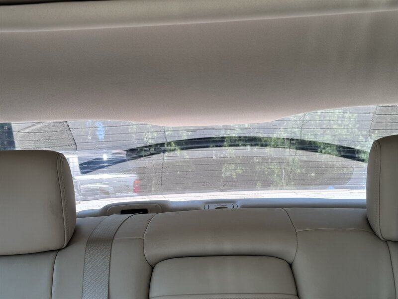 Used 2013 Lincoln MKS AWD image 16