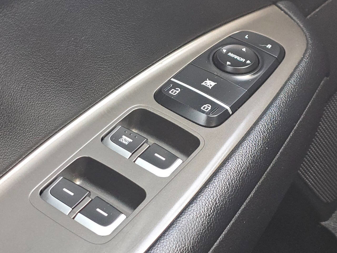 Used 2020 Kia Optima LX image 25