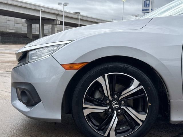 Used 2018 Honda Civic Touring image 5