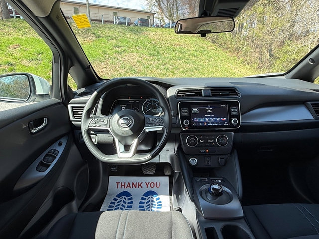 Used 2025 Nissan Leaf S image 10
