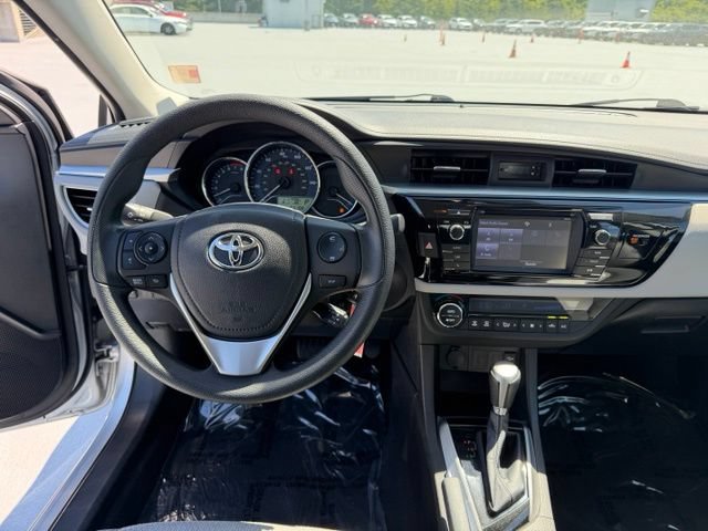 Used 2014 Toyota Corolla LE FWD image 12
