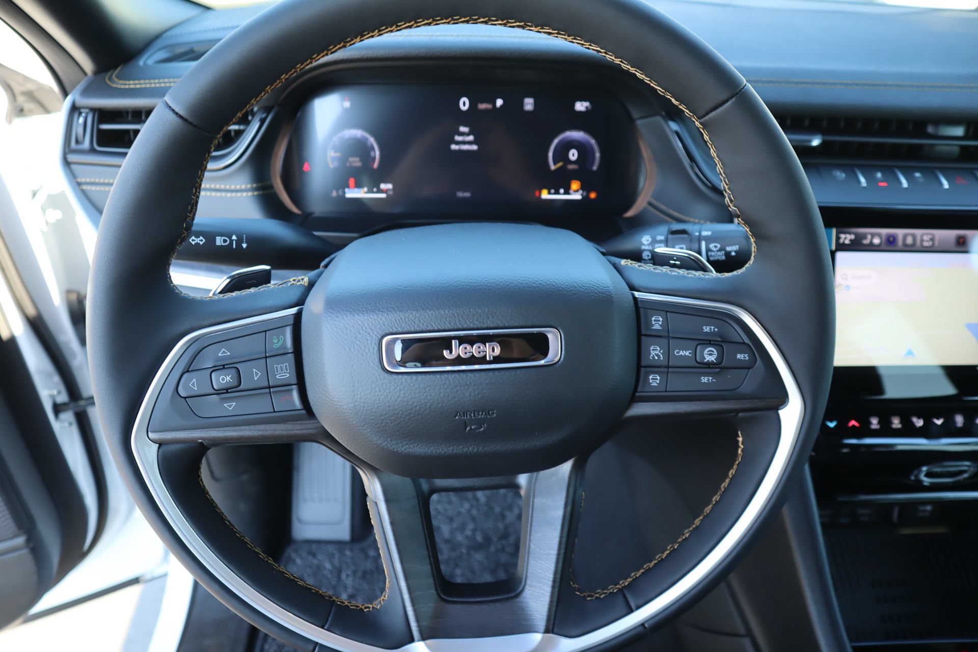 New 2026 Jeep Grand Cherokee Limited AWD/4WD image 3