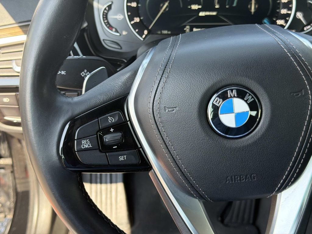 Used 2018 BMW 530e RWD image 23
