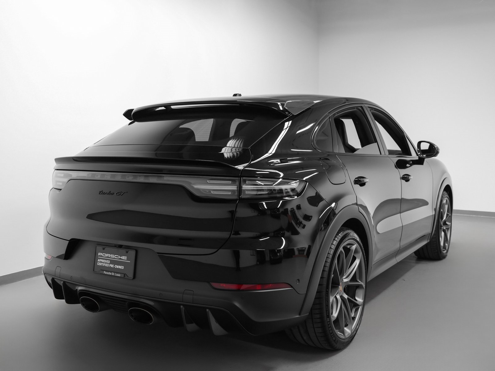 Used 2022 Porsche Cayenne Turbo GT image 12
