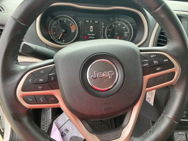 Certified 2017 Jeep Cherokee Latitude w/ Comfort & Sound Group FWD image 14