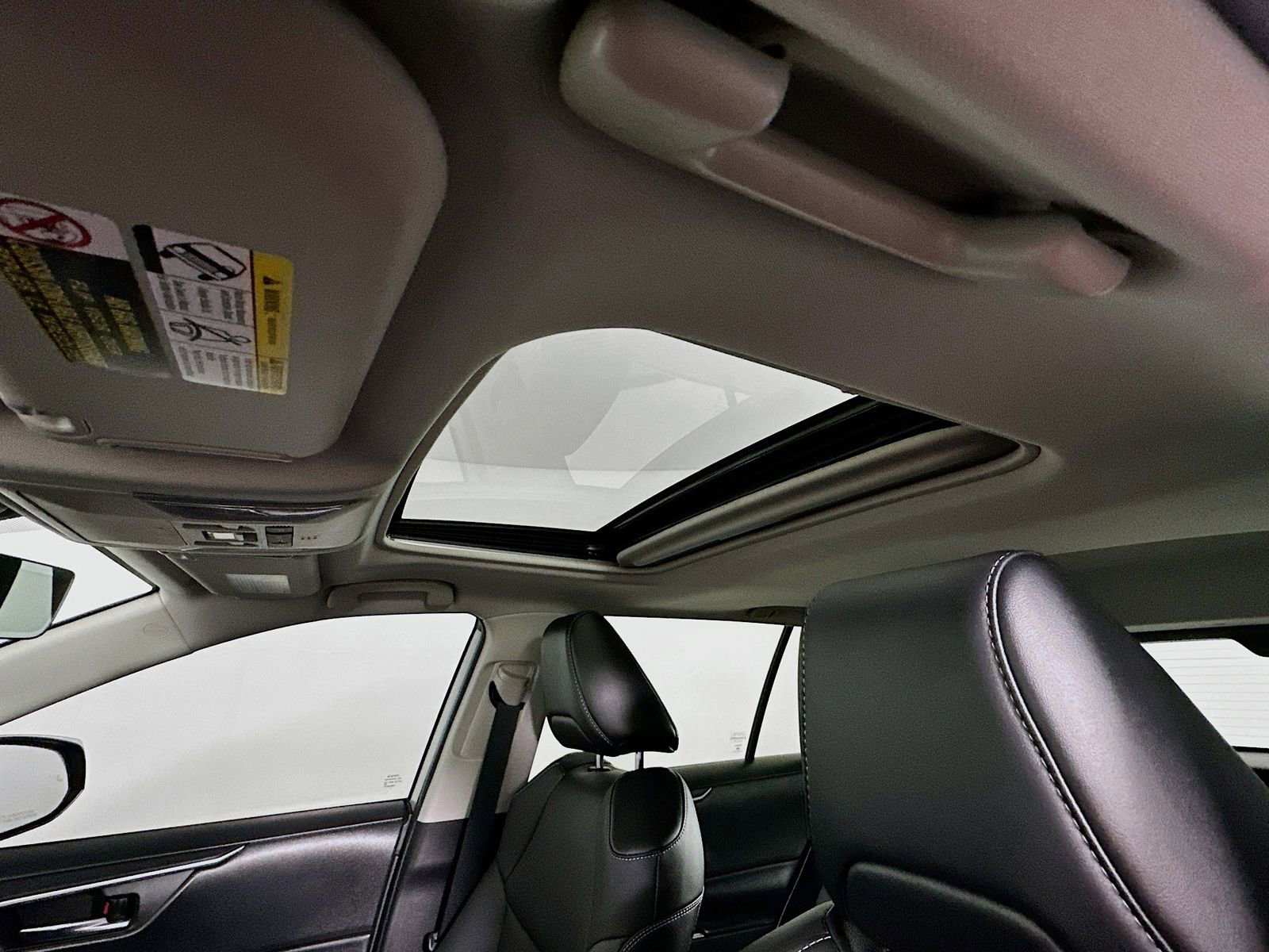 Certified 2022 Toyota RAV4 XLE Premium AWD/4WD image 23