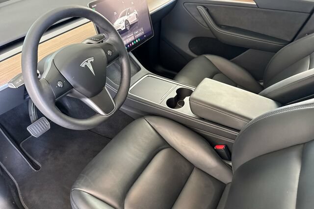 Used 2024 Tesla Model Y Long Range AWD/4WD image 10