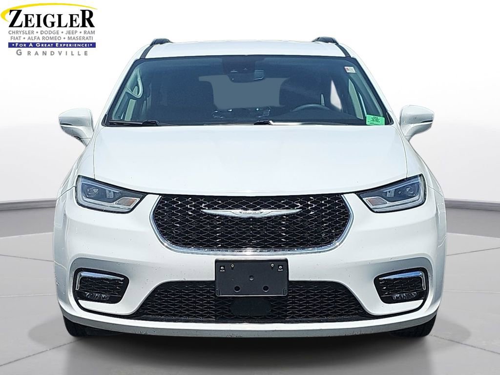 Certified 2022 Chrysler Pacifica Touring-L FWD image 2