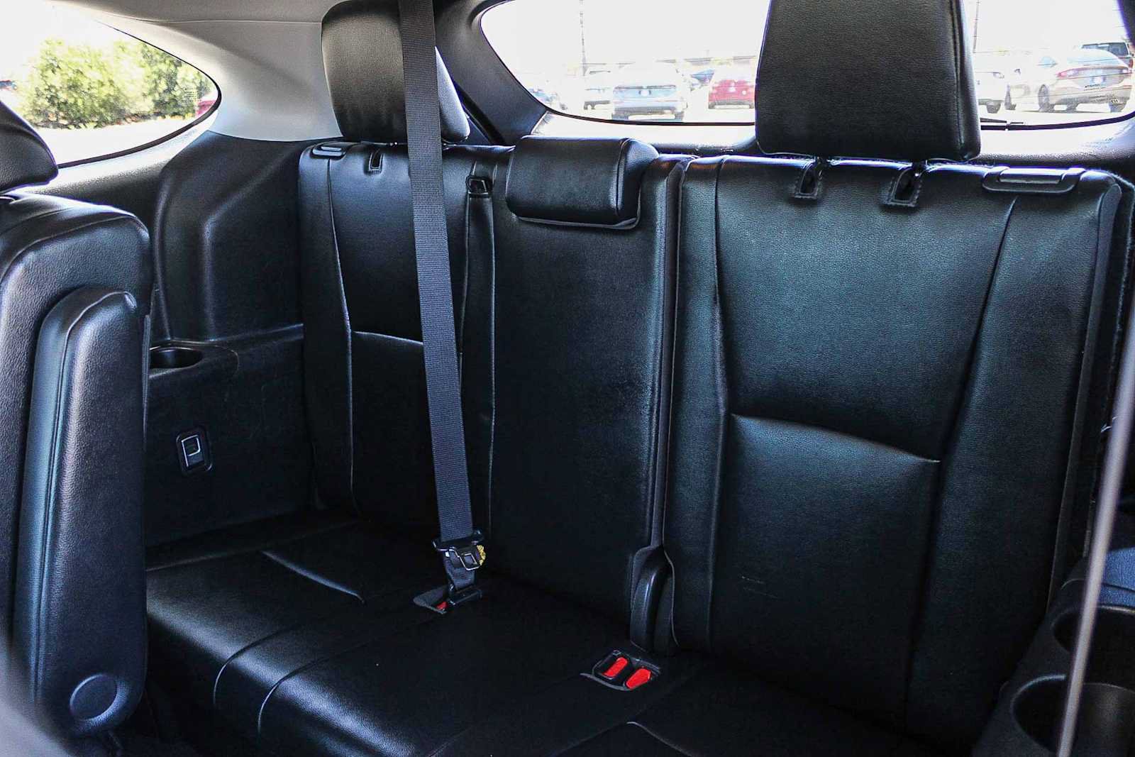 Used 2022 Toyota Highlander XLE FWD image 19
