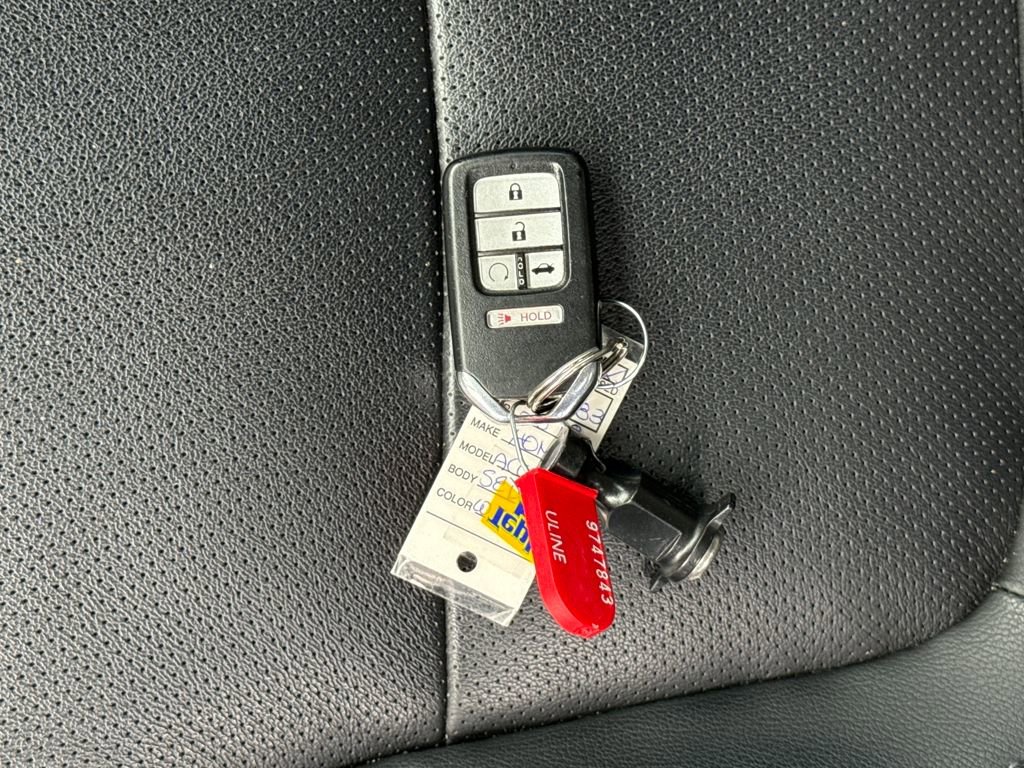 Used 2018 Honda Accord Touring image 27