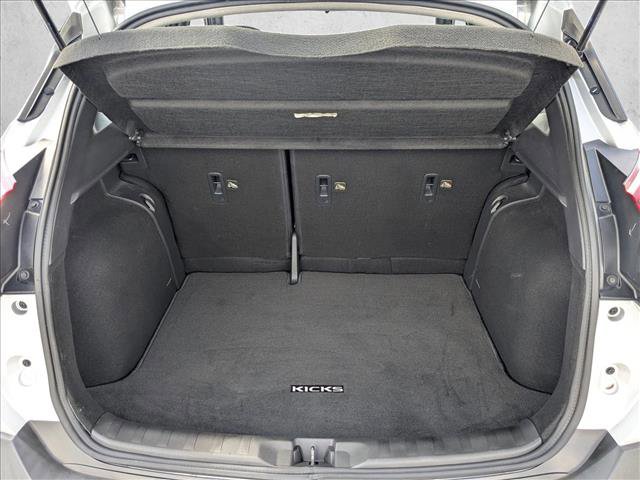 Used 2020 Nissan Kicks SR FWD image 6