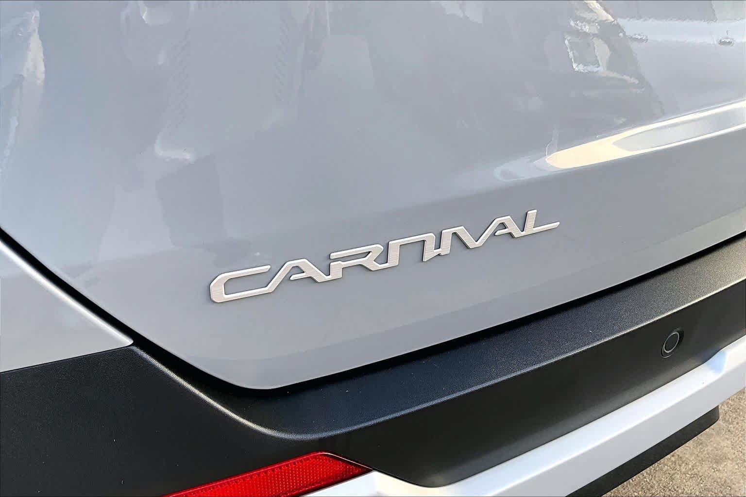 Used 2026 Kia Carnival EX FWD image 30