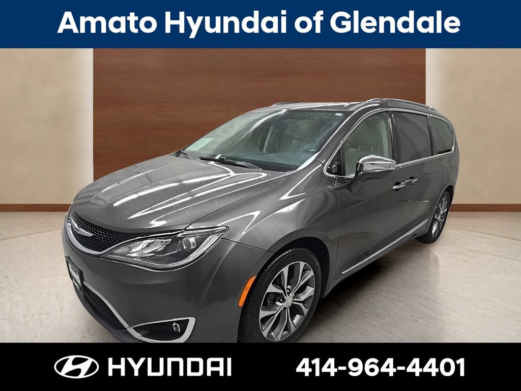 Used 2018 Chrysler Pacifica Limited w/ Tire & Wheel Group