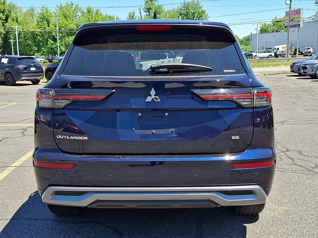 Used 2025 Mitsubishi Outlander SE AWD/4WD image 5