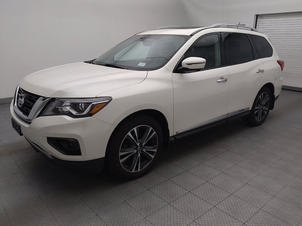 Used 2017 Nissan Pathfinder Platinum w/ Family Entertainment Package AWD/4WD image 2