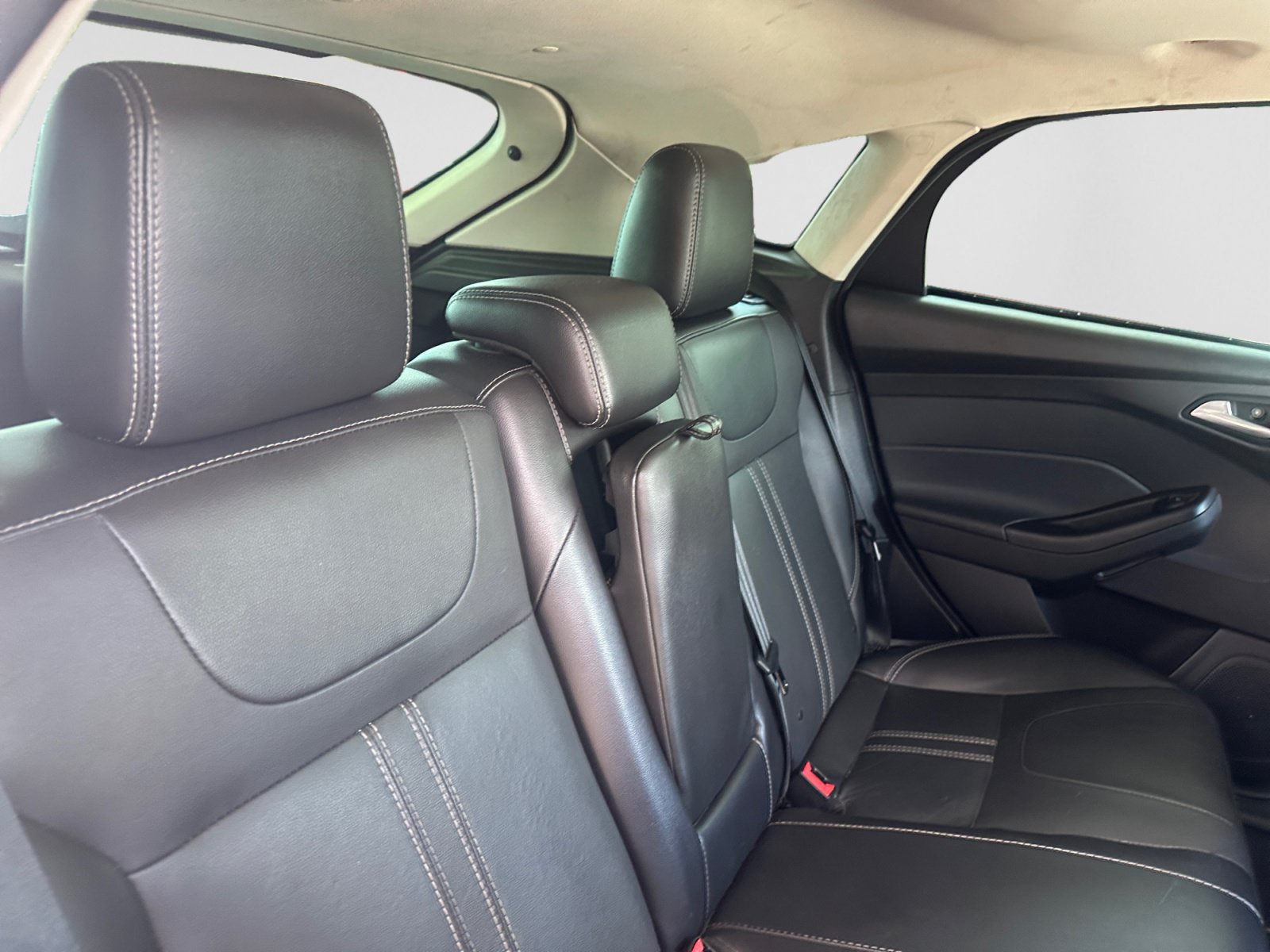 Used 2014 Ford Focus SE w/ Equipment Group 201A FWD image 17