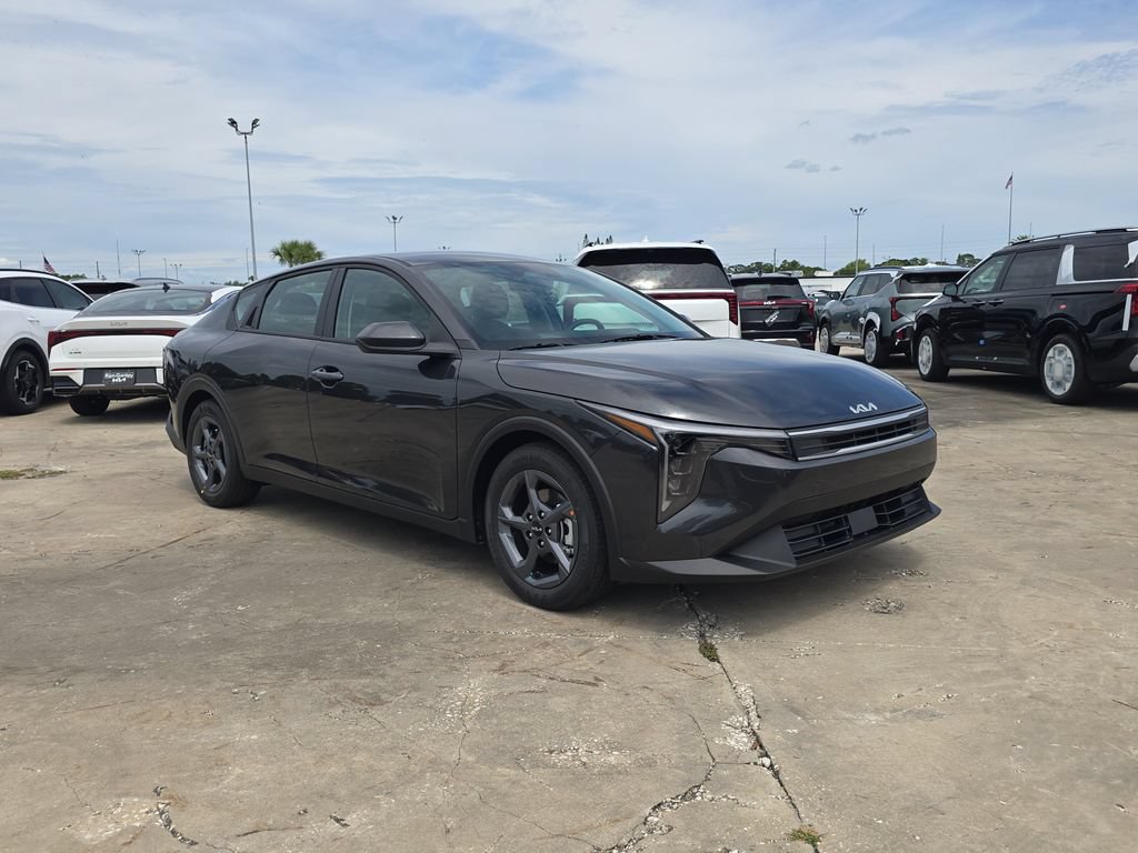 New 2026 Kia K4 FWD image 2