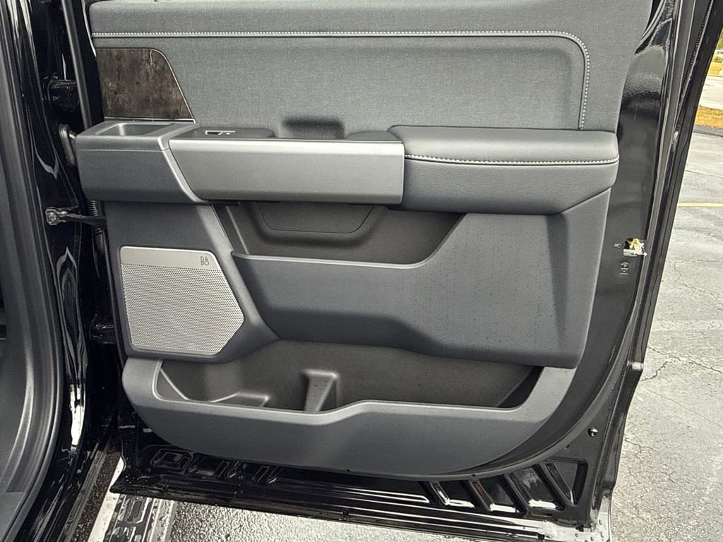 New 2026 Ford F250 Lariat w/ Black Appearance Package image 16
