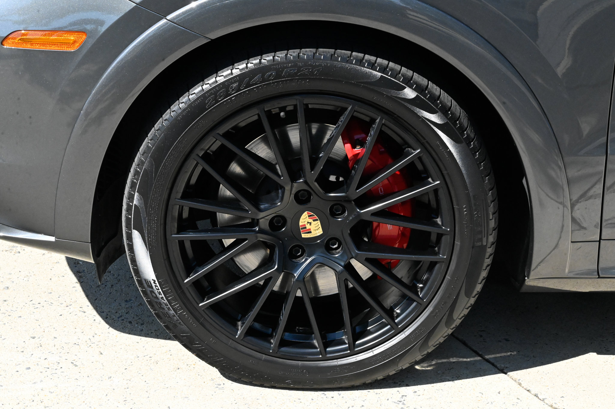 Used 2023 Porsche Cayenne GTS AWD/4WD image 9