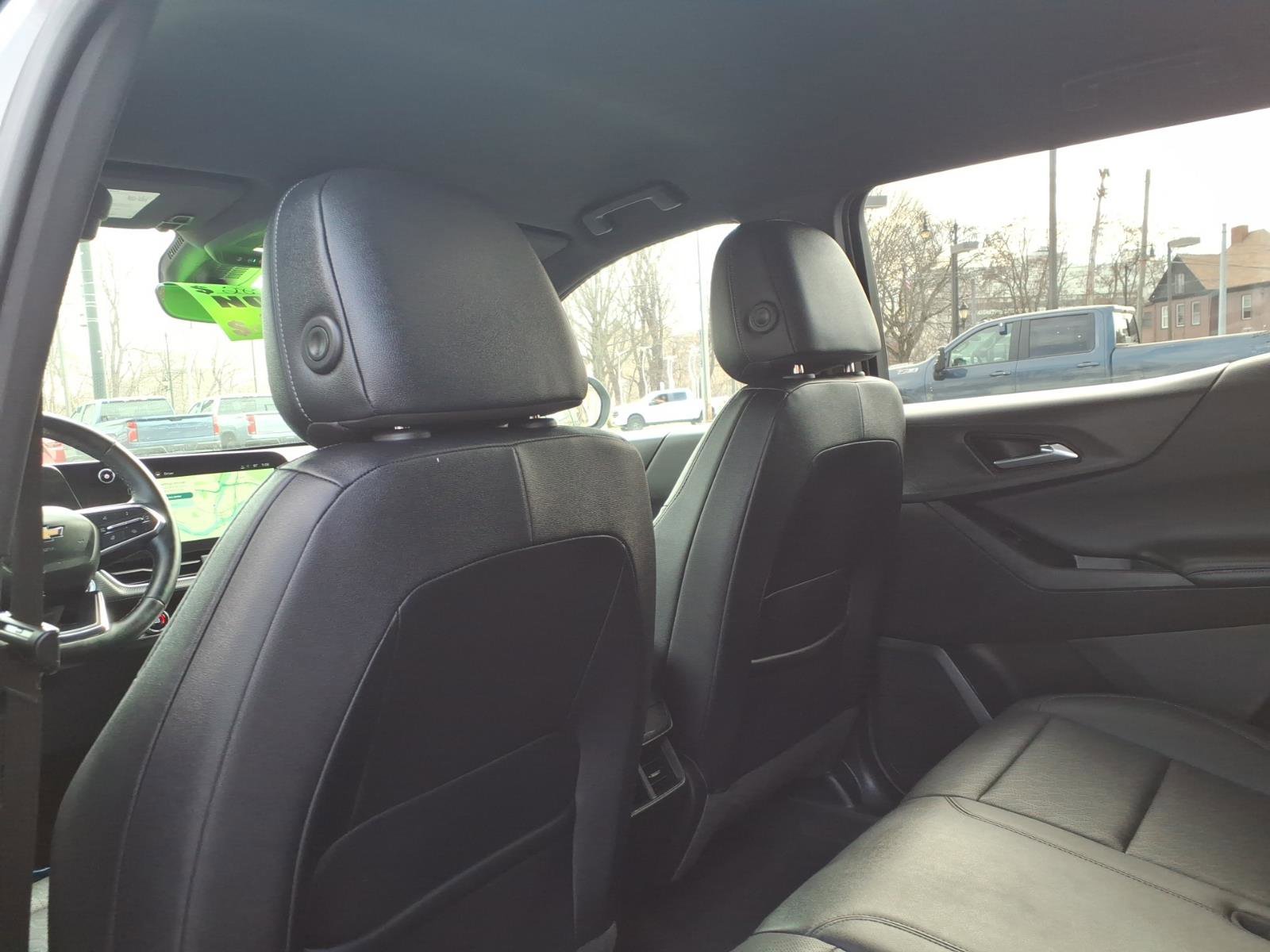 Used 2025 Chevrolet Equinox LT w/ Convenience Package II AWD/4WD image 12