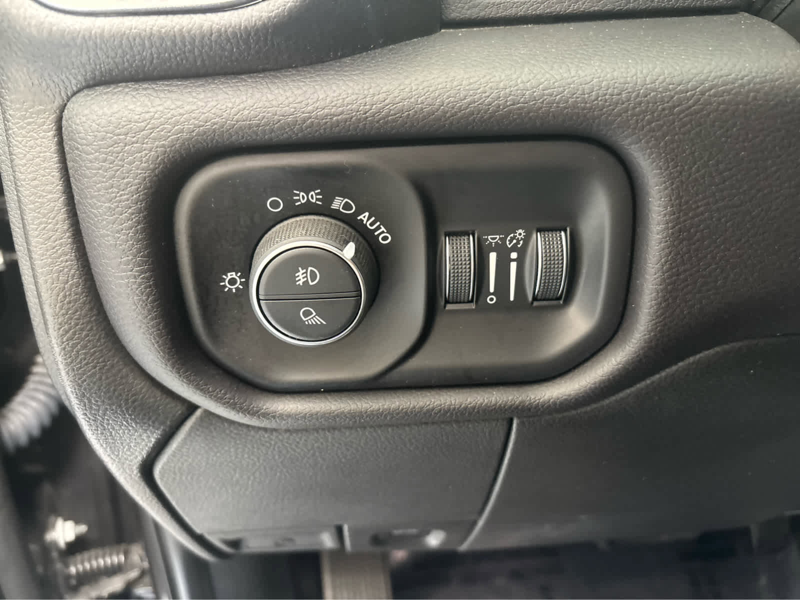 Used 2024 RAM 2500 Laramie AWD/4WD image 25