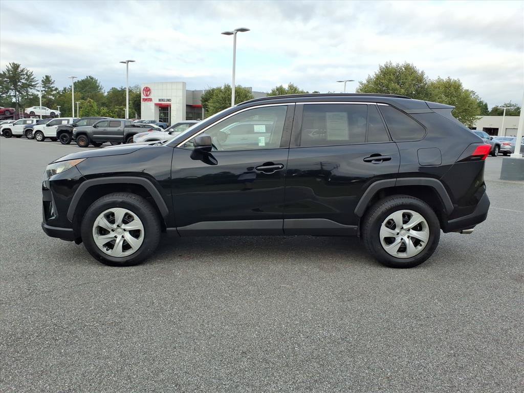Used 2021 Toyota RAV4 LE AWD/4WD image 14
