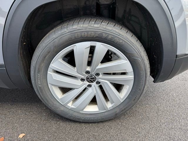 Certified 2021 Volkswagen Atlas Cross Sport SE image 32