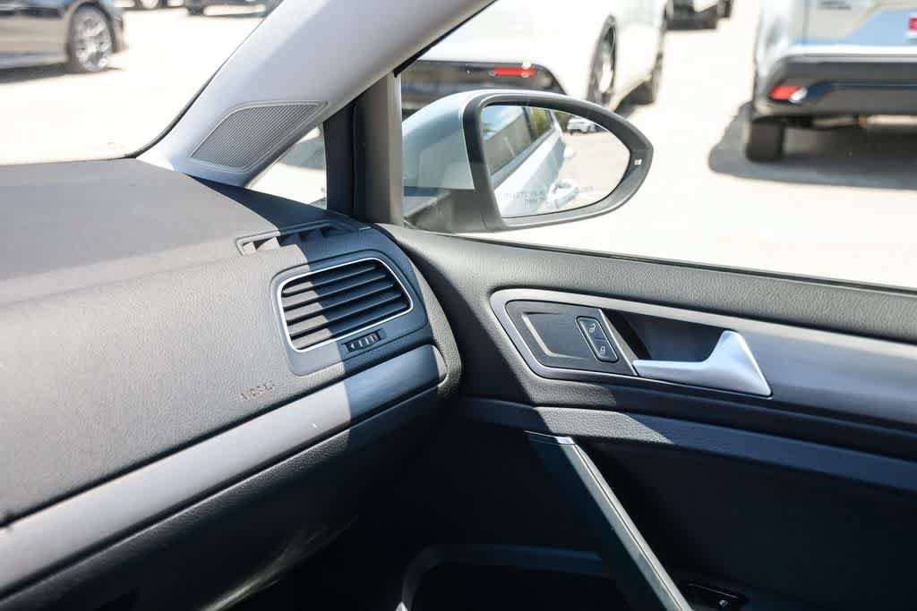 Used 2019 Volkswagen e-Golf SE FWD image 21