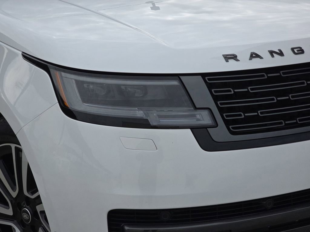 Certified 2023 Land Rover Range Rover SE image 33