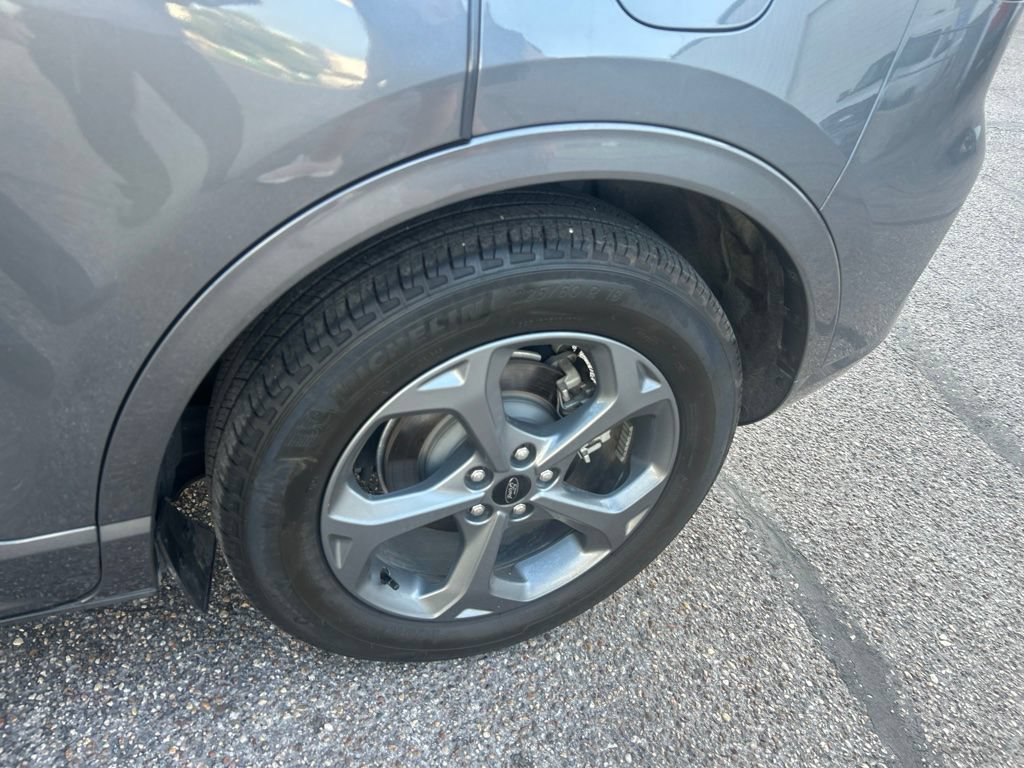Used 2024 Ford Escape ST-Line w/ Tech Pack #1 FWD image 9