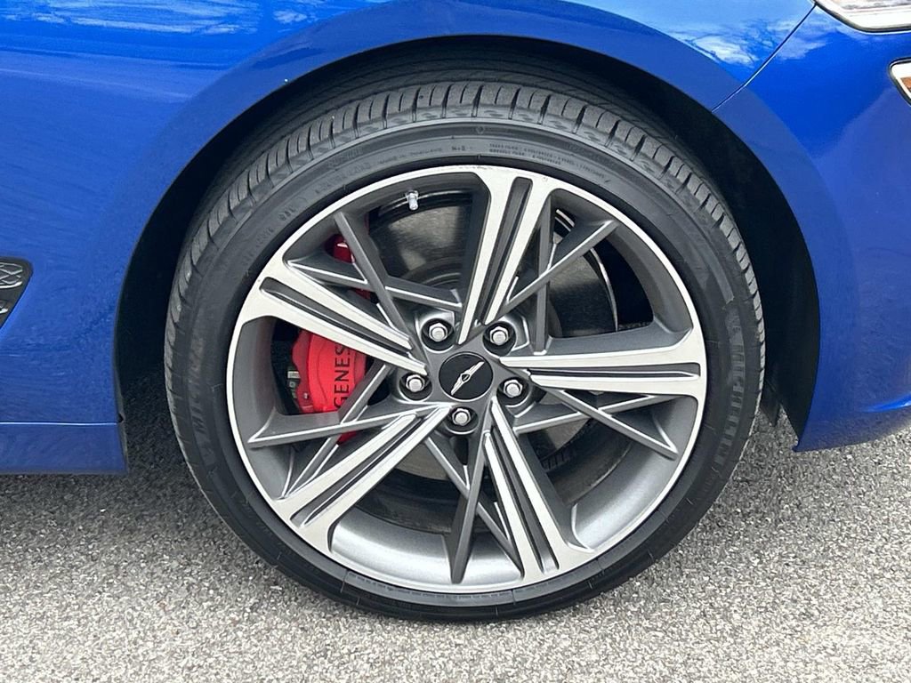 Used 2025 Genesis G70 3.3T Advanced image 9