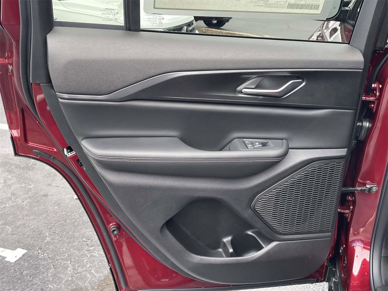 New 2025 Jeep Grand Cherokee Altitude image 24