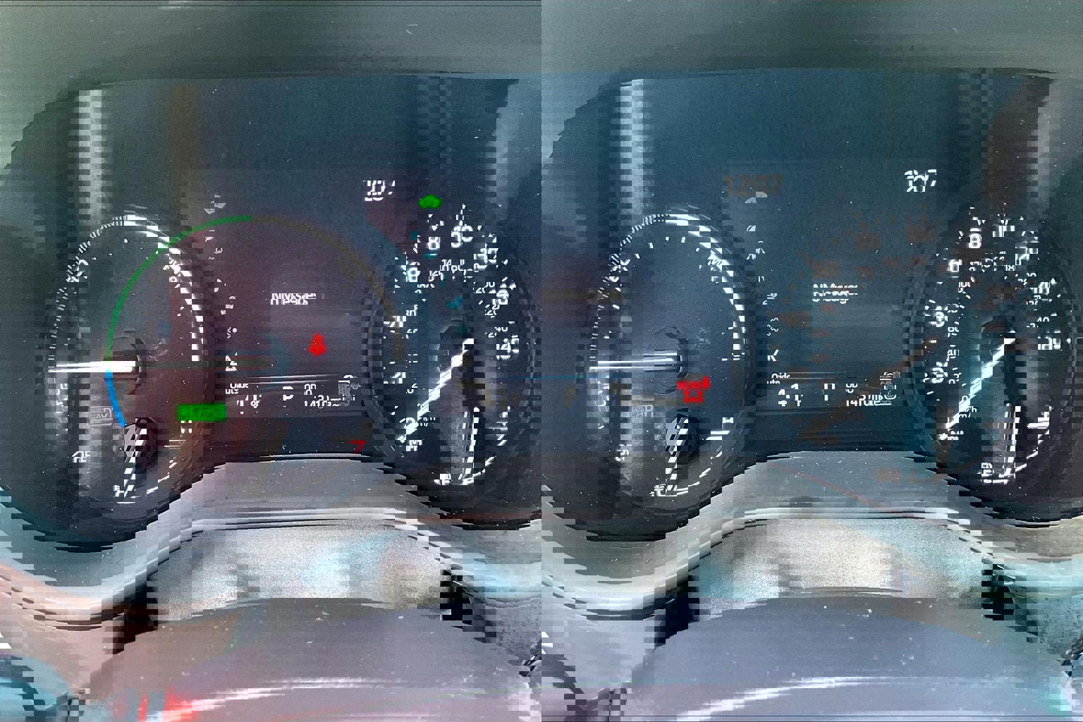 Used 2025 Toyota Sienna XLE w/ XLE Plus Package image 19