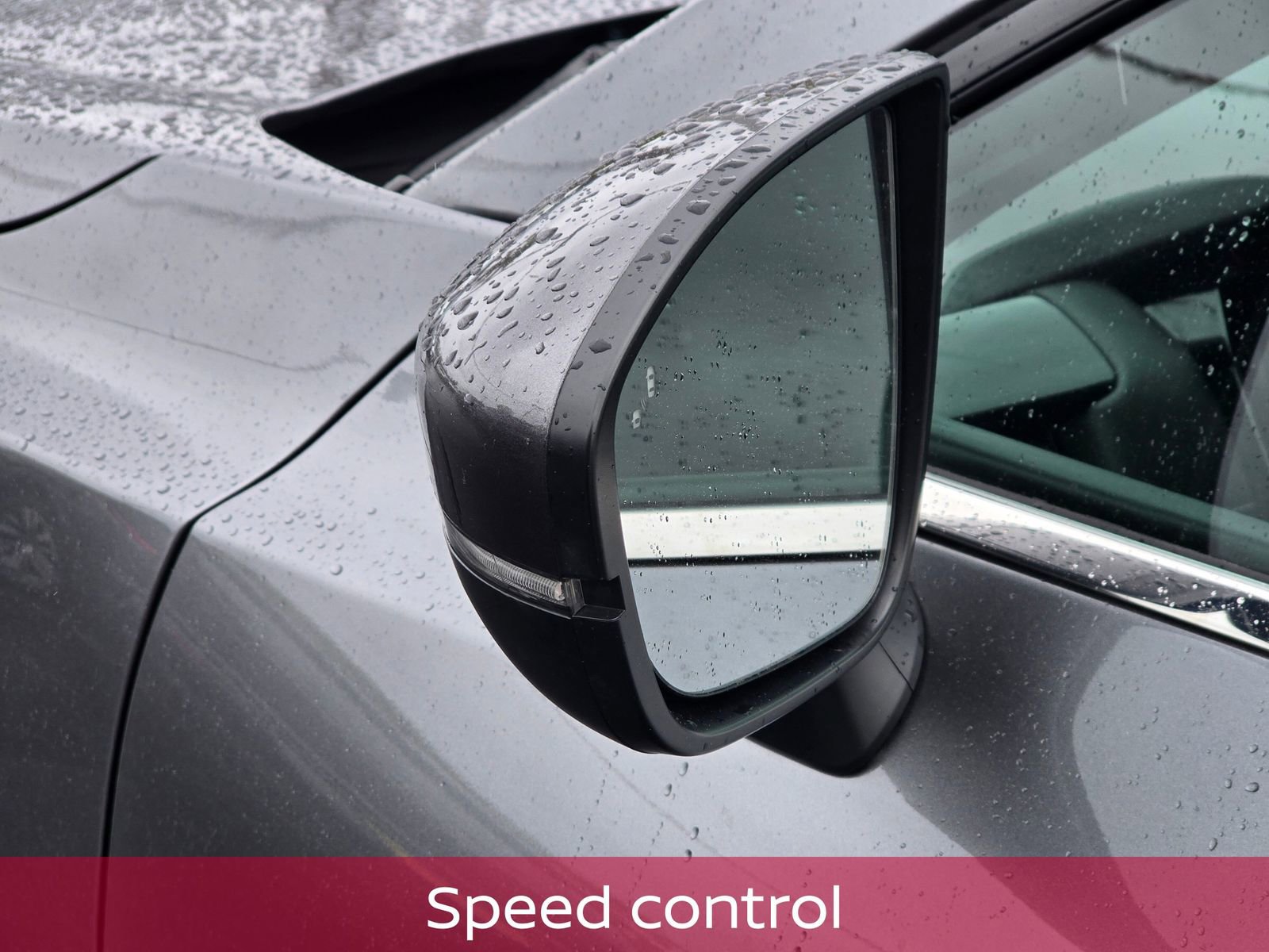 Used 2024 Nissan Pathfinder SV image 13