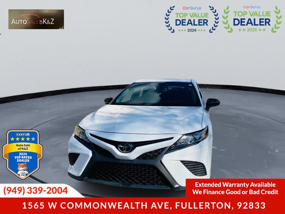 Used 2022 Toyota Camry SE FWD image 1