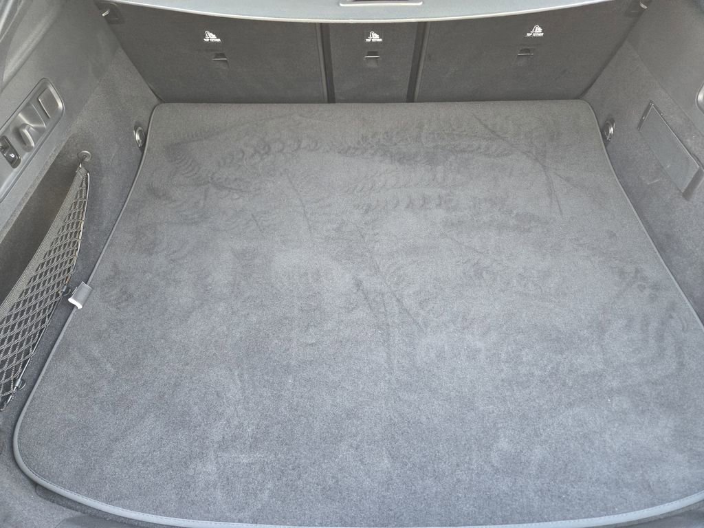 Used 2024 Mercedes-Benz GLC 300 4MATIC image 40