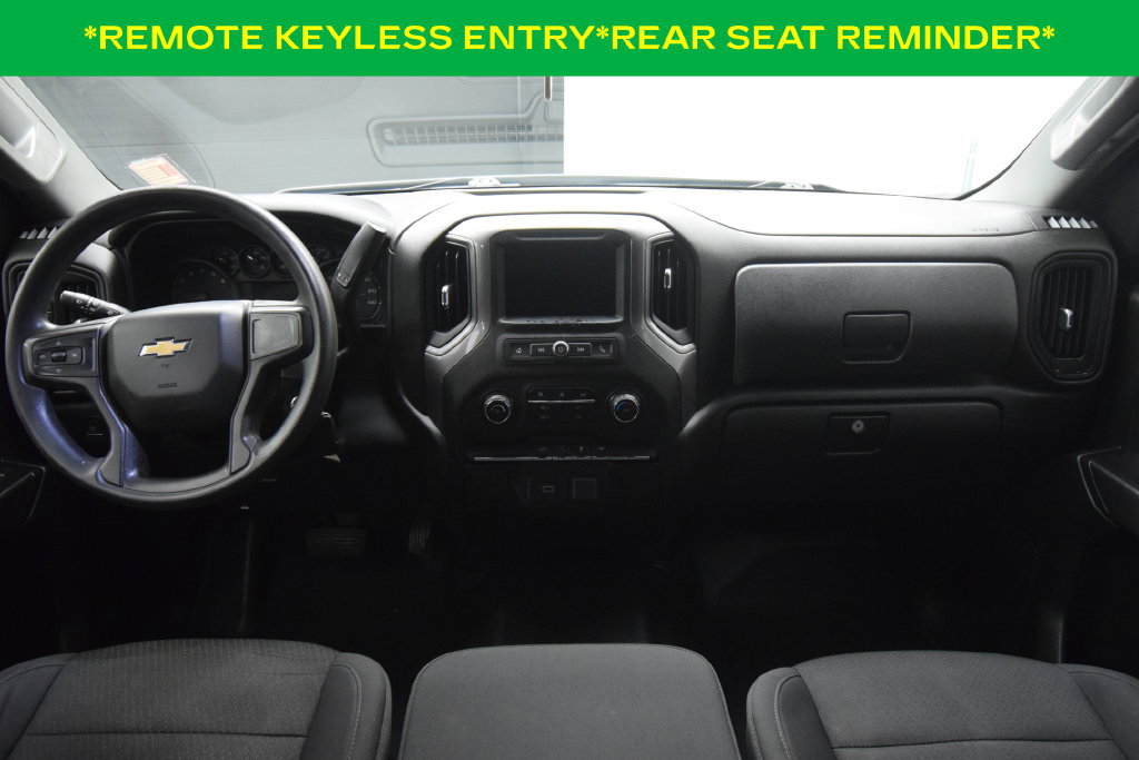 Used 2020 Chevrolet Silverado 1500 Custom w/ Custom Value Package RWD image 3
