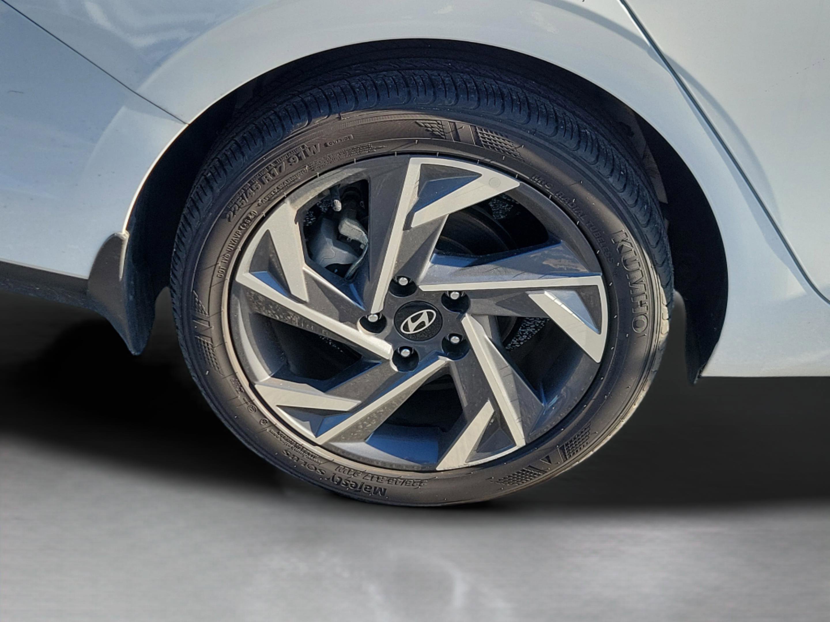 Certified 2025 Hyundai Elantra Sport image 5