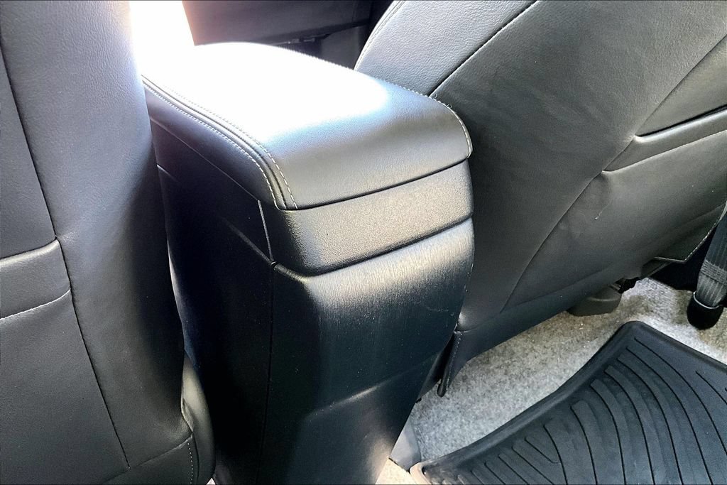 Used 2015 Toyota Prius Four FWD image 32