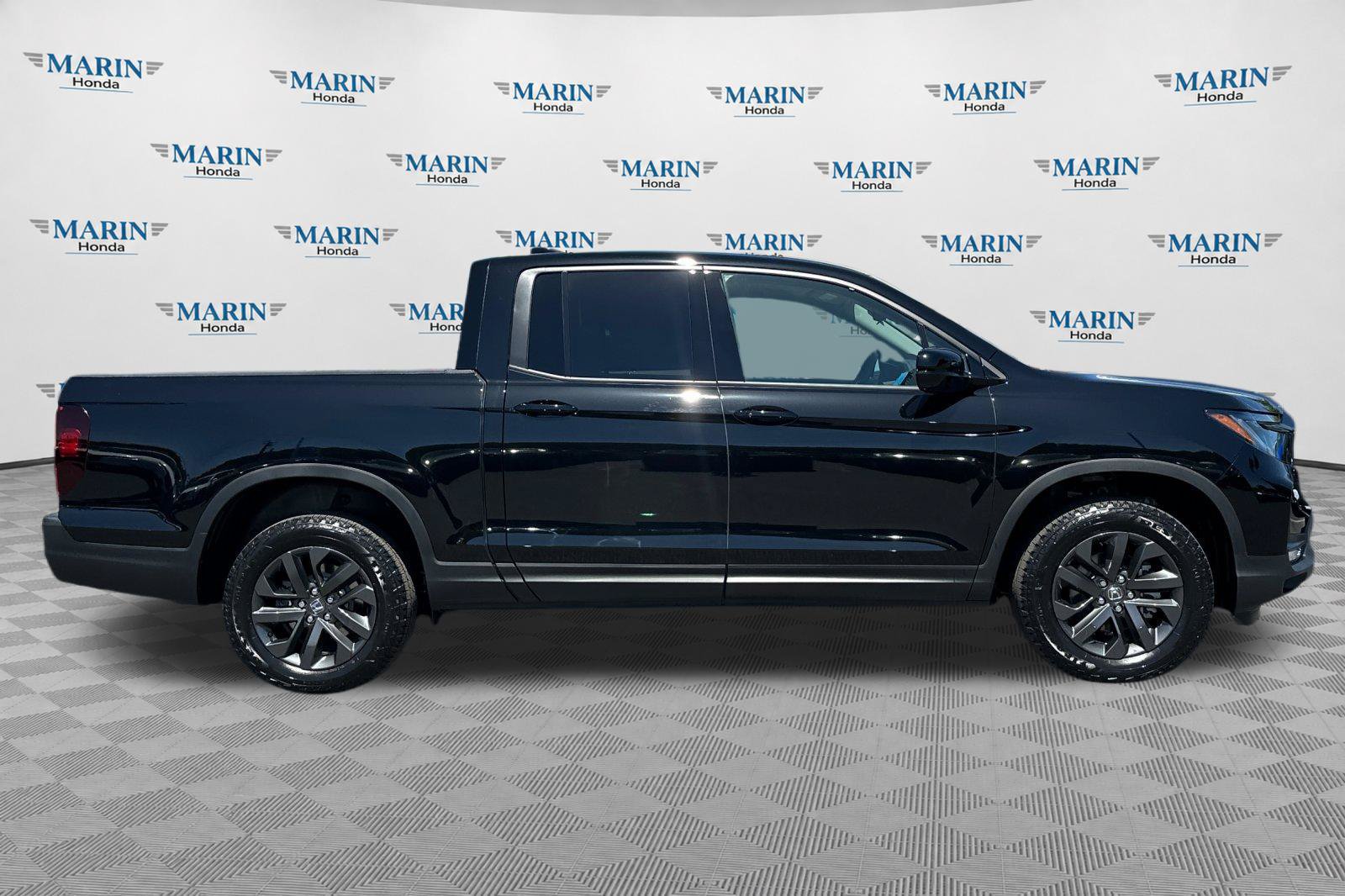 New 2025 Honda Ridgeline Sport image 2